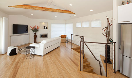 消費(fèi)者如何辨別實(shí)木地板的真假